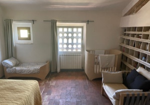 SUITE 100M2 LIT JUMEAUX 90X200, SALON, BUREAU, FRIGO,+ CHAMBRE AVEC LIT 140, LIT ENFANT 70X150, LIT BÉBÉ, LIVRES, JEUX